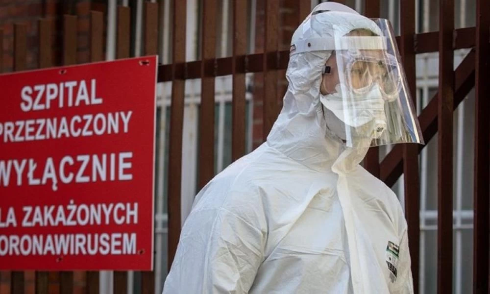 Κορονοϊός - Πολωνία: Πάνω από 25.000 οι νέες μολύνσεις